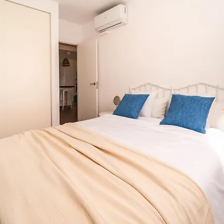 Apartmán Attic Duplex With 4 Terraces & 5 Min Walk To