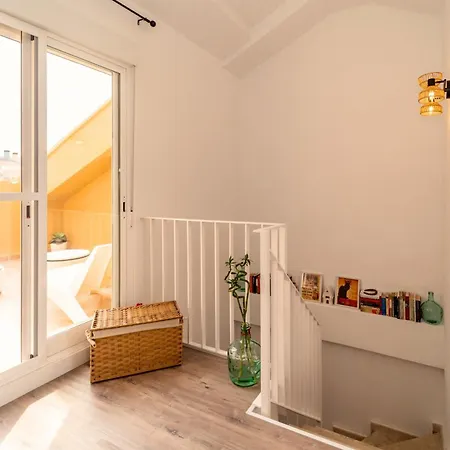 Daire Attic Duplex With 4 Terraces & 5 Min Walk To