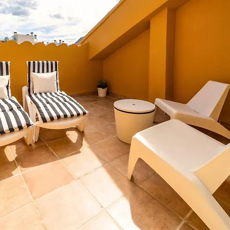 Attic Duplex With 4 Terraces & 5 Min Walk To Daire *